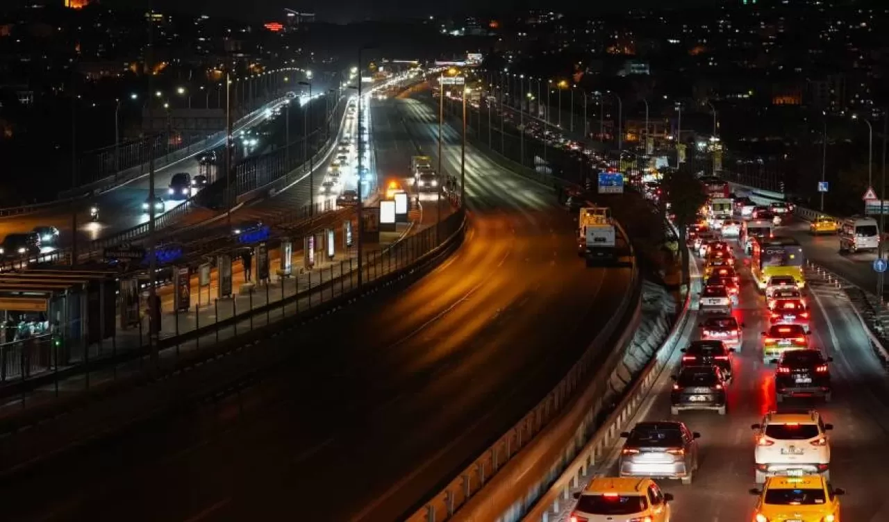 Haliç'teki orta köprü Kadıköy istikametine kapatıldı