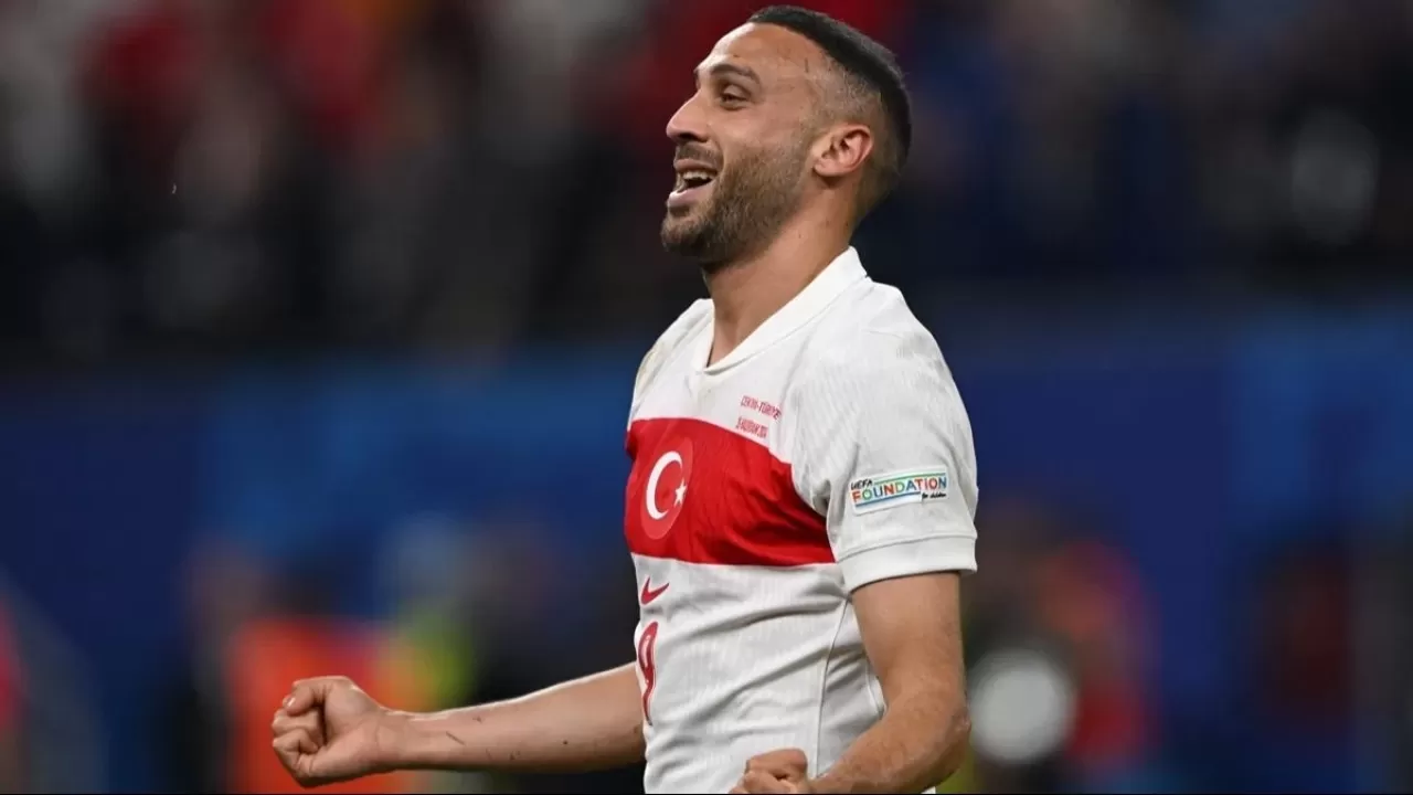 Transfer açıklandı! Cenk Tosun resmen Fenerbahçe'de