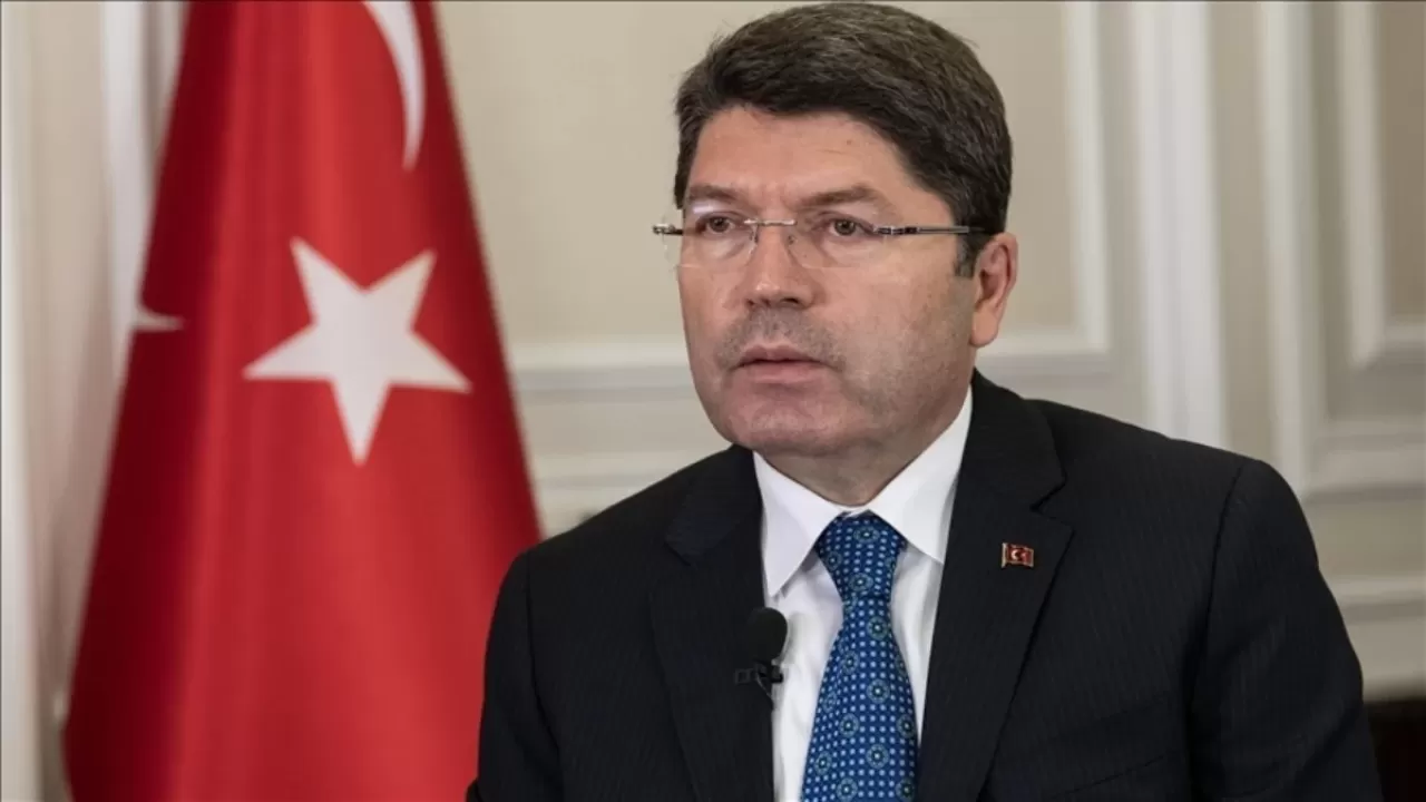 Bakan Tunç: Darbeleri unutmayacağız bir kez daha tekrarlanmaması için