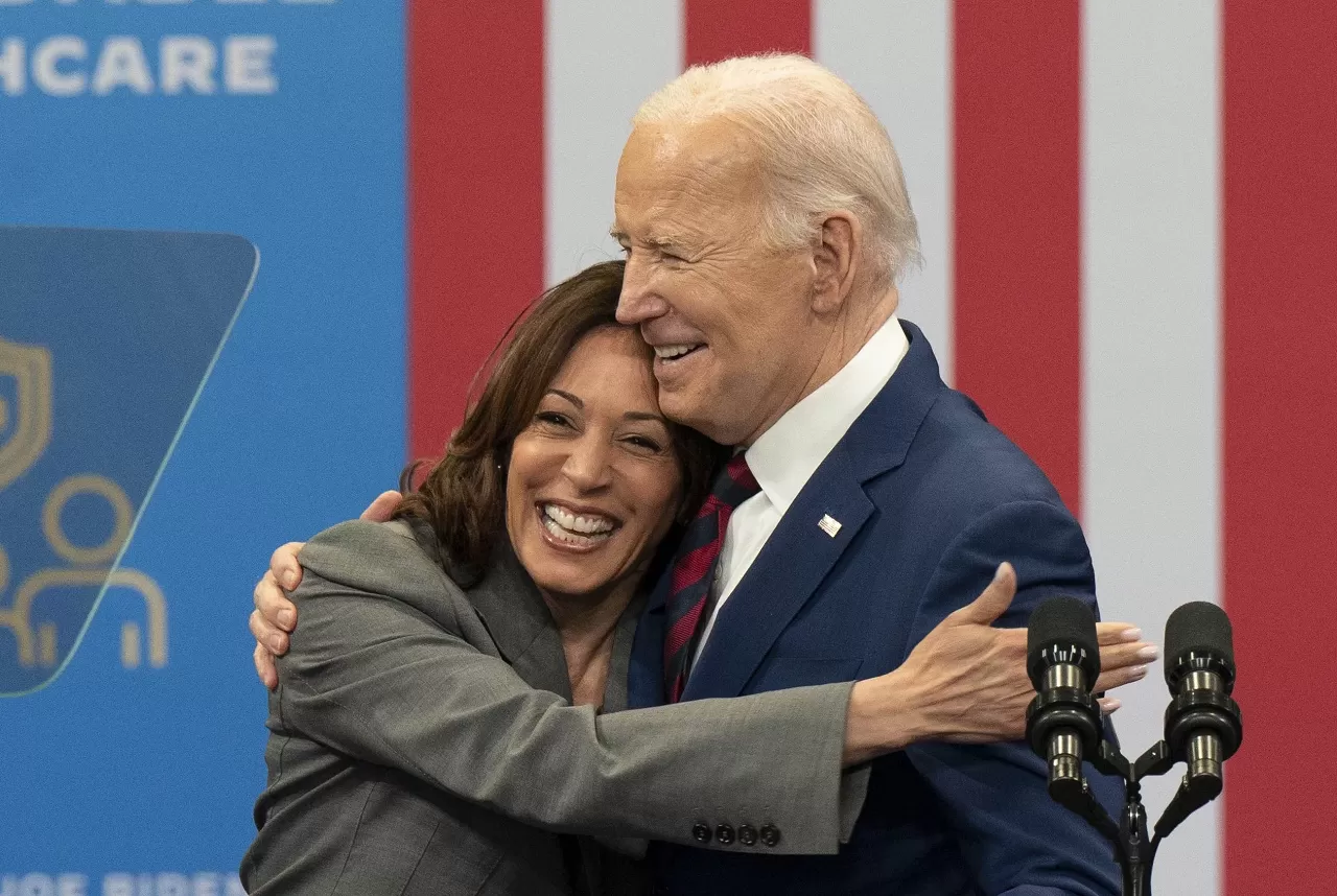 Joe Biden'ın başkanlık yarışında desteğini açıkladığı Harris'ten ilk açıklama