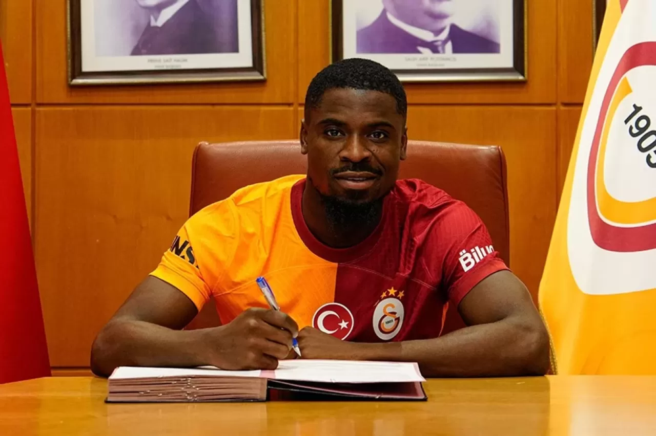 Serge Aurier, Galatasaray'a veda etti