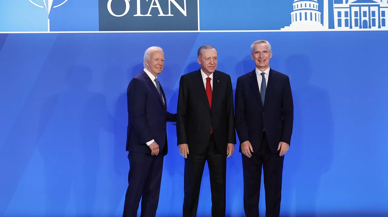 Cumhurbaşkanı Erdoğan, NATO Aile Fotoğrafı çekimine katıldı