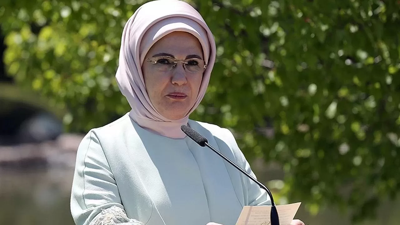 Emine Erdoğan: "Aşure, kardeşliği pekiştiriyor ve kalplere şifa oluyor"