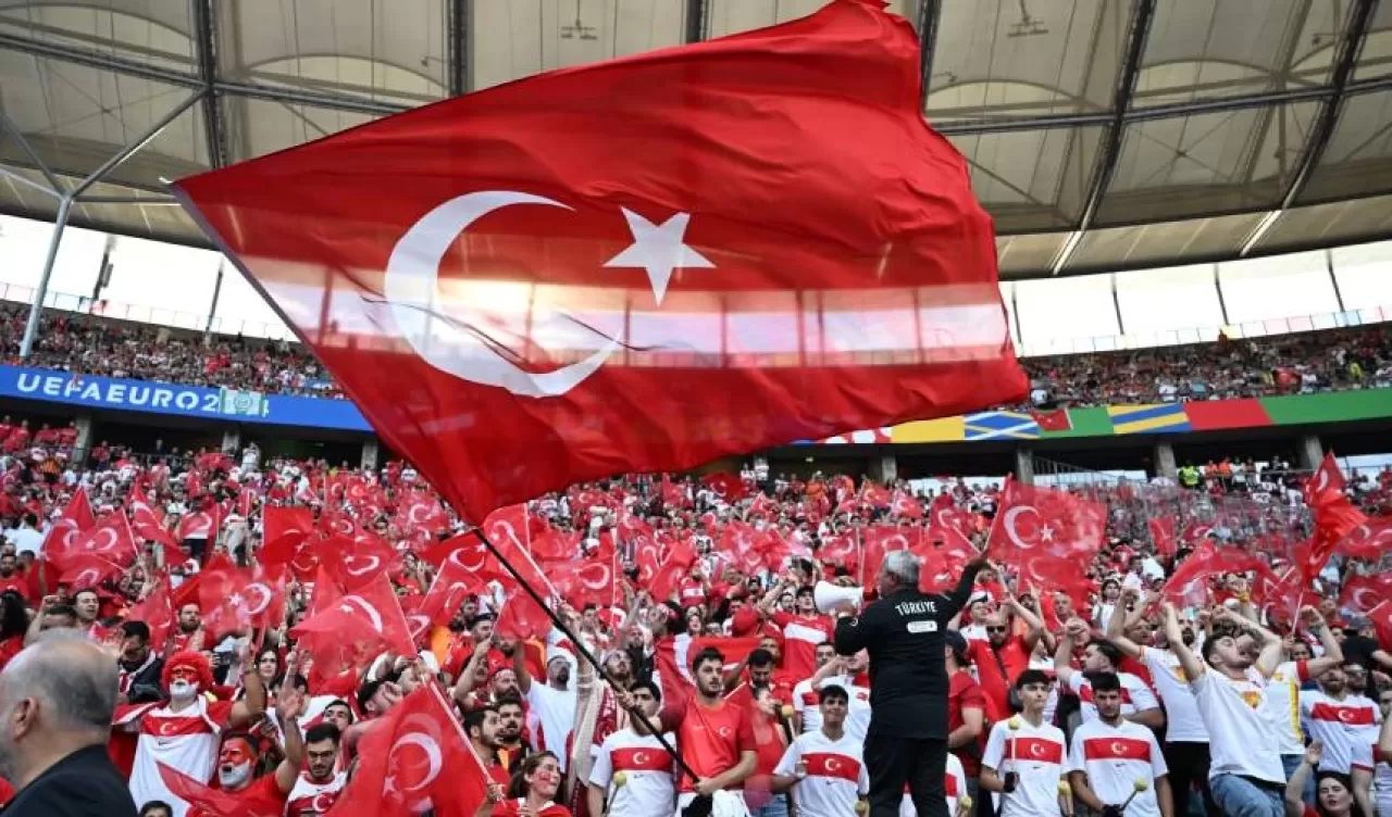 Türkiye'den EURO 2024 çeyrek finalinde karşılaşacağı Hollanda'ya "Dostluk kazanacak" mesajı