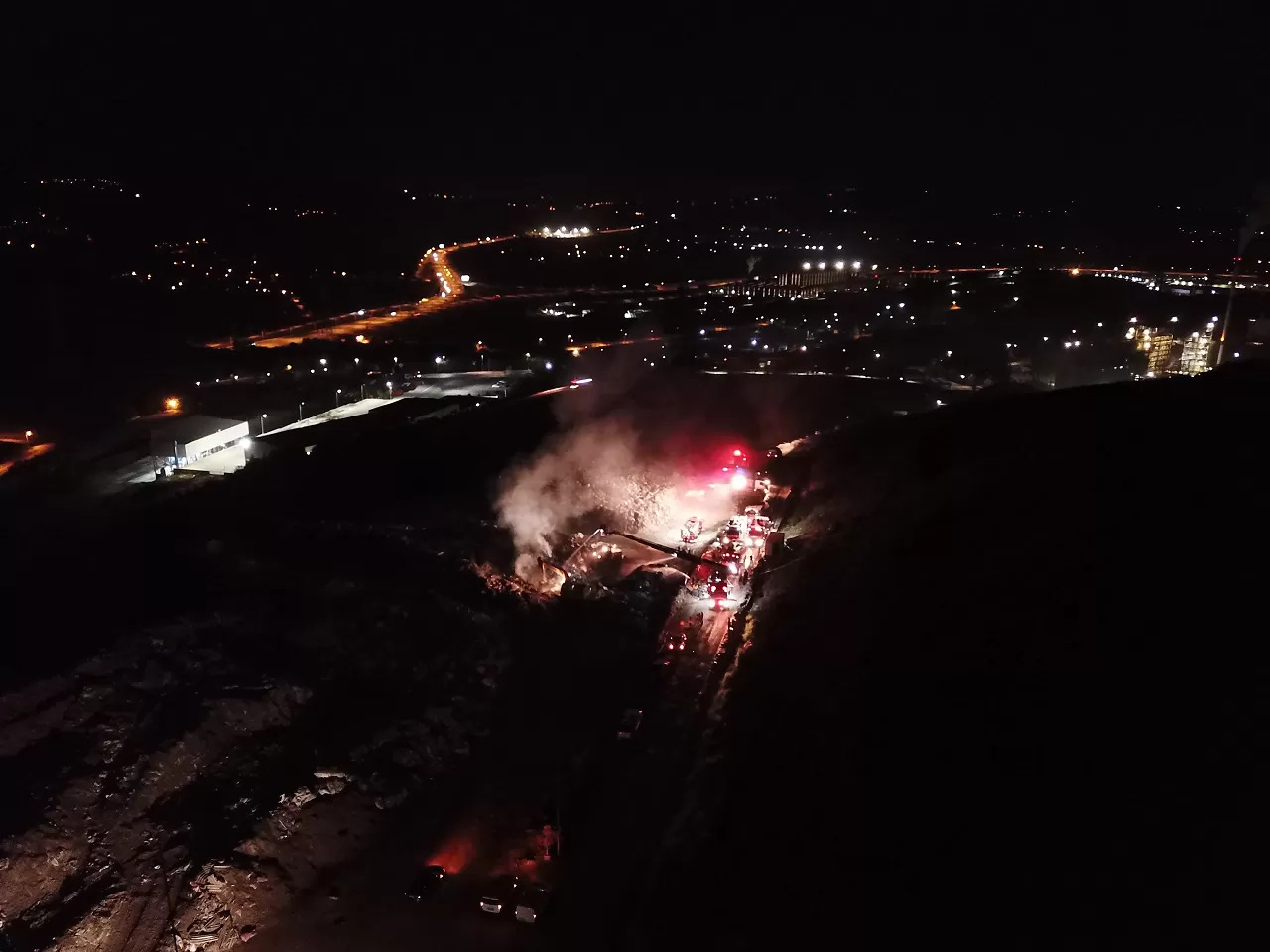 İzmit'te çöp döküm sahasındaki yangın söndürüldü