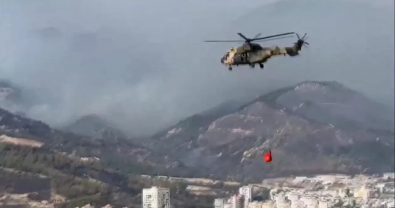 MSB: İzmir'deki yangınlar için TSK'ya ait 2 helikopter daha görevlendirildi