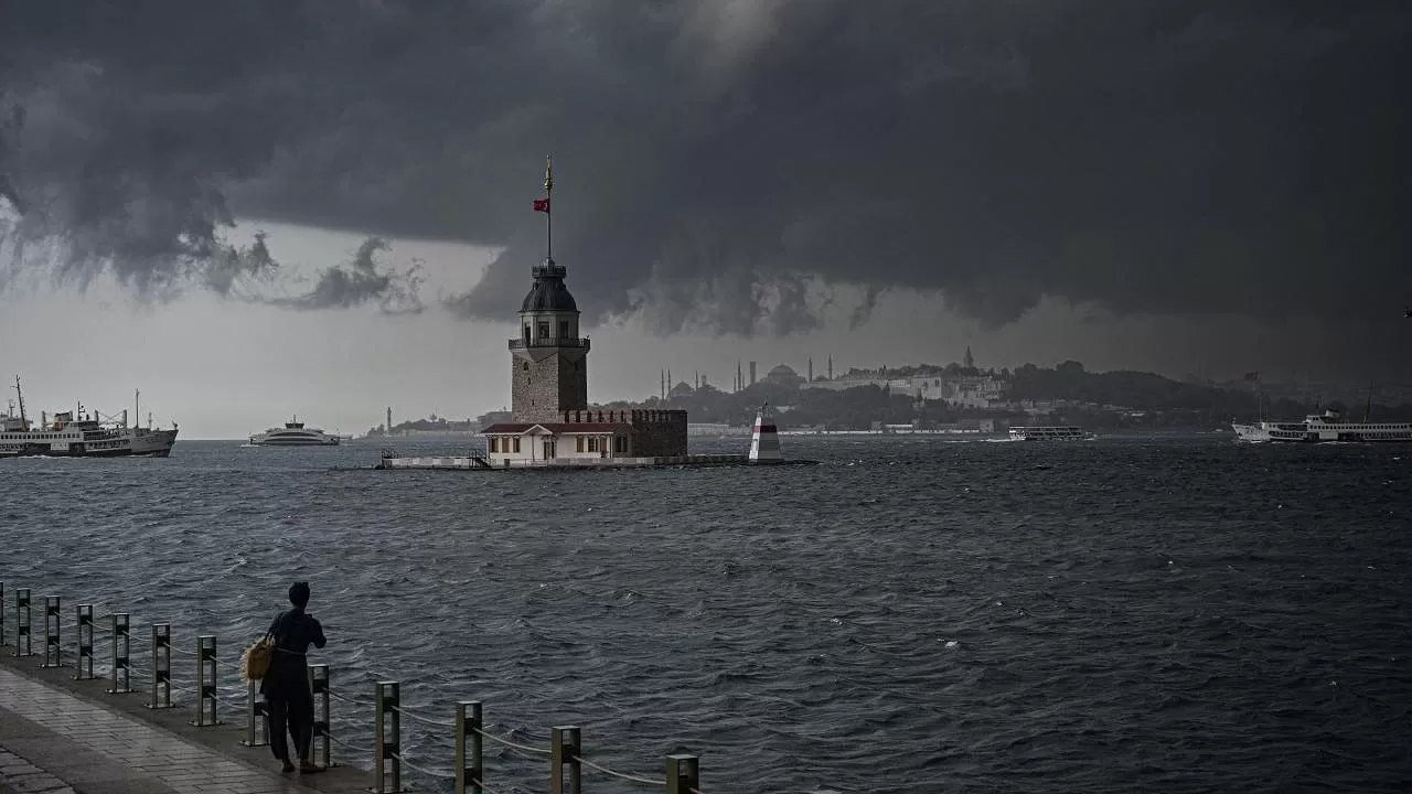 İstanbullular dikkat! Kuvvetli yağış bekleniyor!