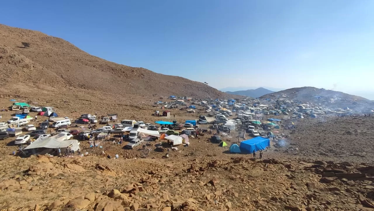 Binlerce Yörük 7 asırlık geleneği Sanrıdas Dağının 2300 rakımlı zirvesinde yaşattı