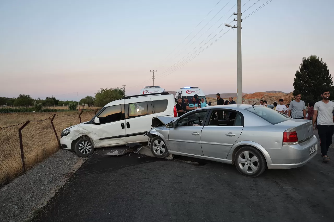 Elazığ’da trafik kazası: 6 kişi yaralandı