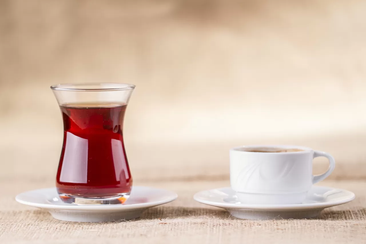 Çay ve kahve tiryakilerine ciddi uyarı! Hastalıklara davetiye çıkarıyor!