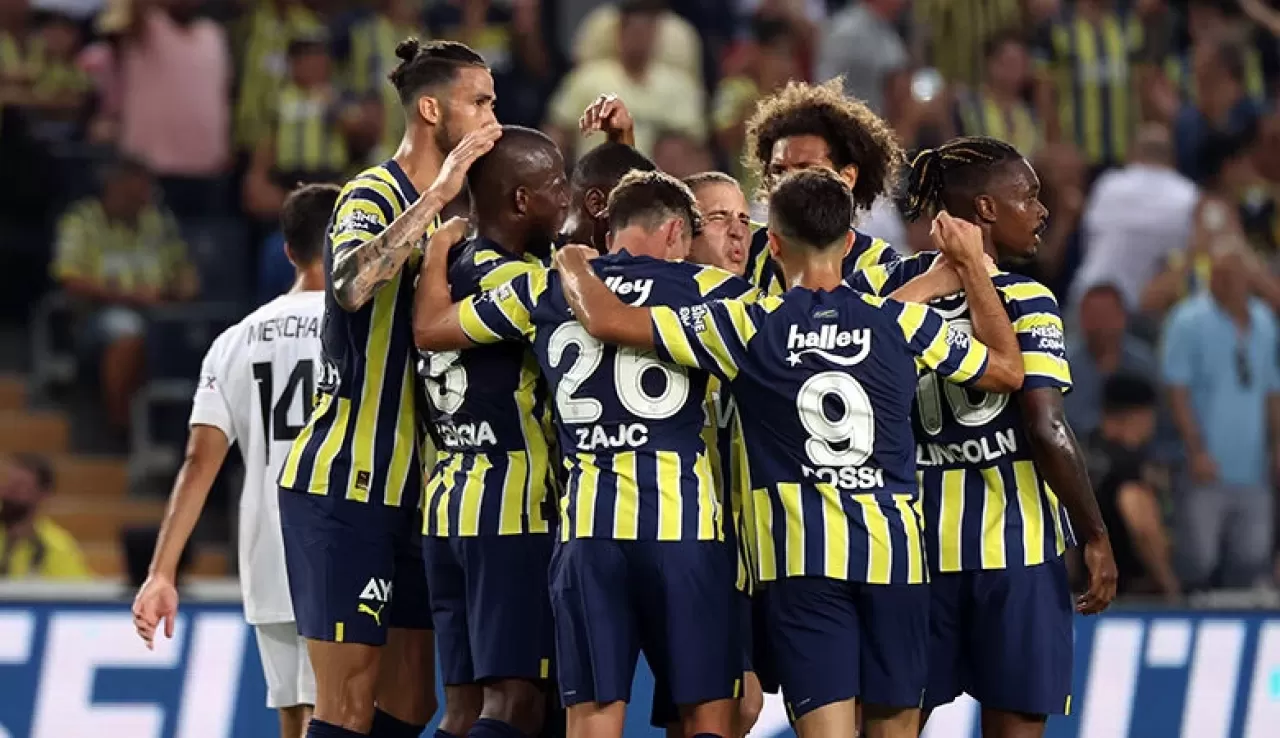 Fenerbahçe Alanyaspor’u ağırlıyor