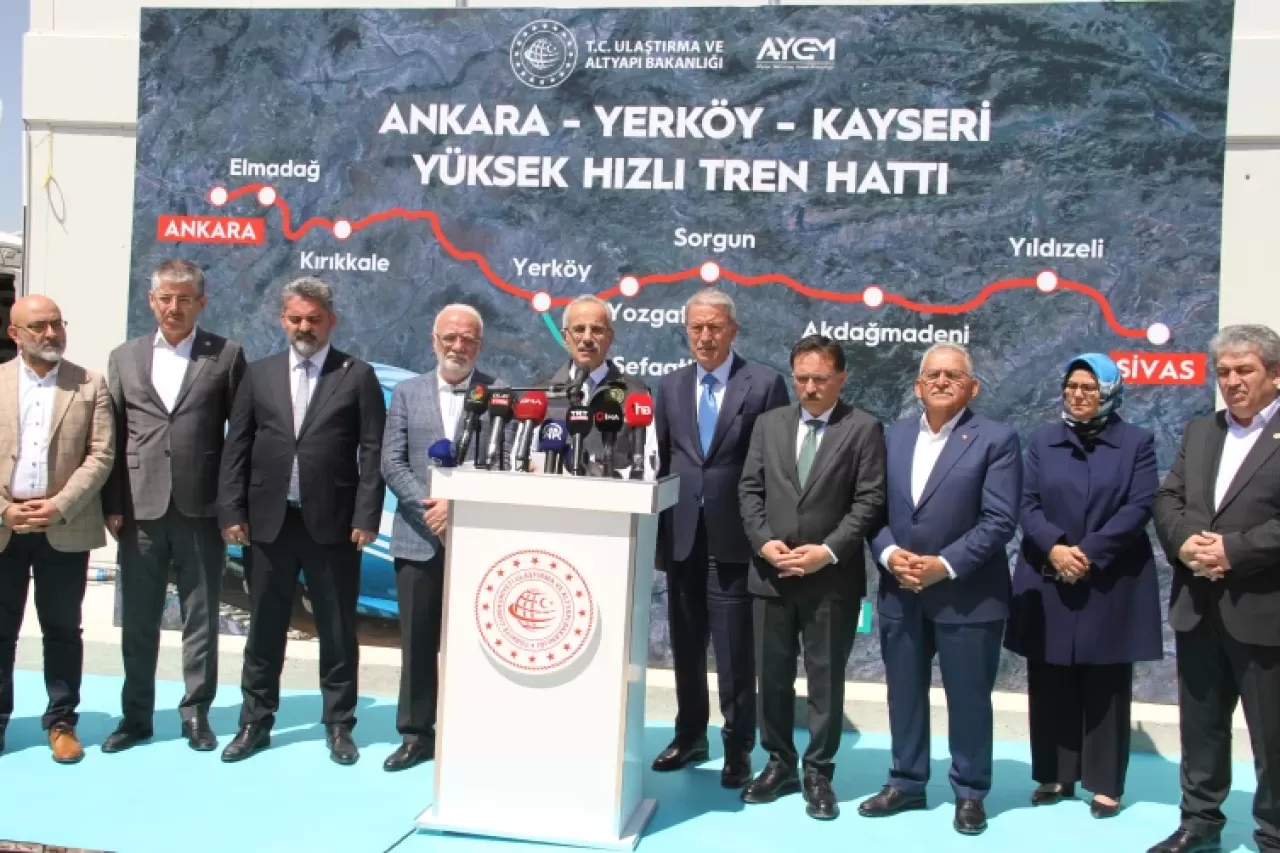 Bakan Uraloğlu: Hızlı trenle Ankara-Kayseri arası 1 saat 45 dakikaya düşecek