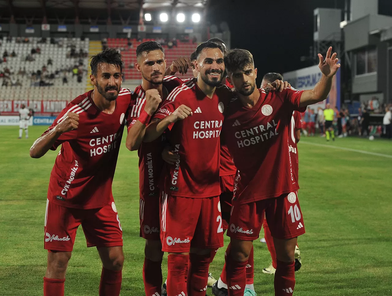 Ümraniyespor, 1. Lig'in ilk haftasında Çorum FK'yı 3-0'la geçti!