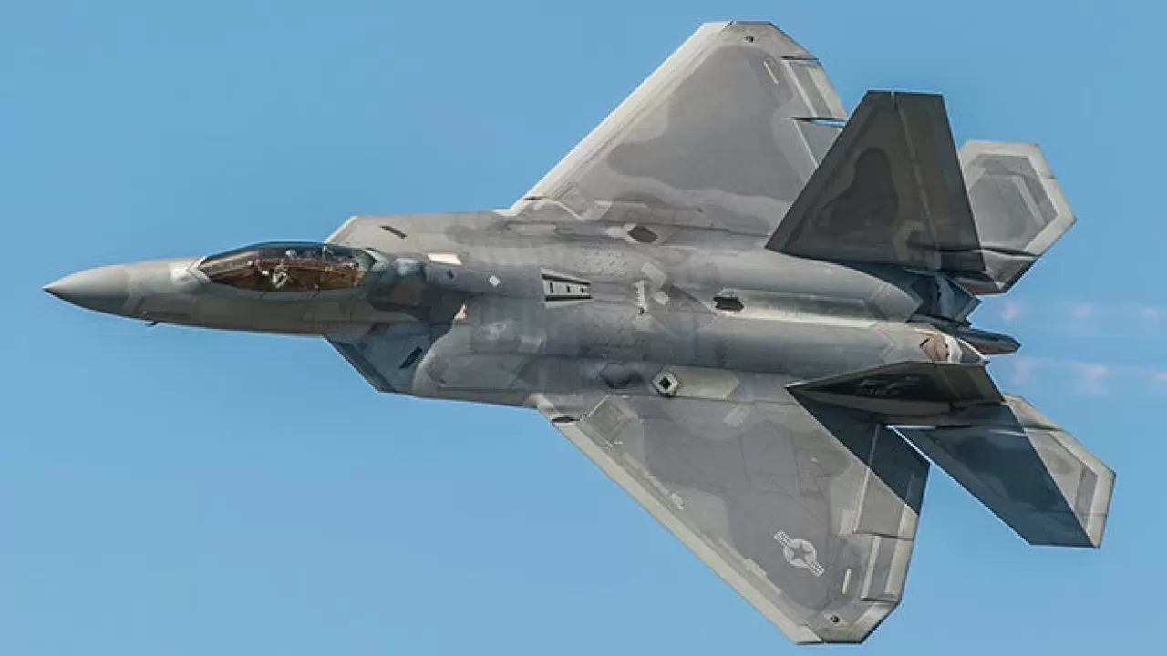 İran-İsrail gerilimi artıyor! ABD, Orta Doğu'ya F-22 savaş uçakları gönderdi