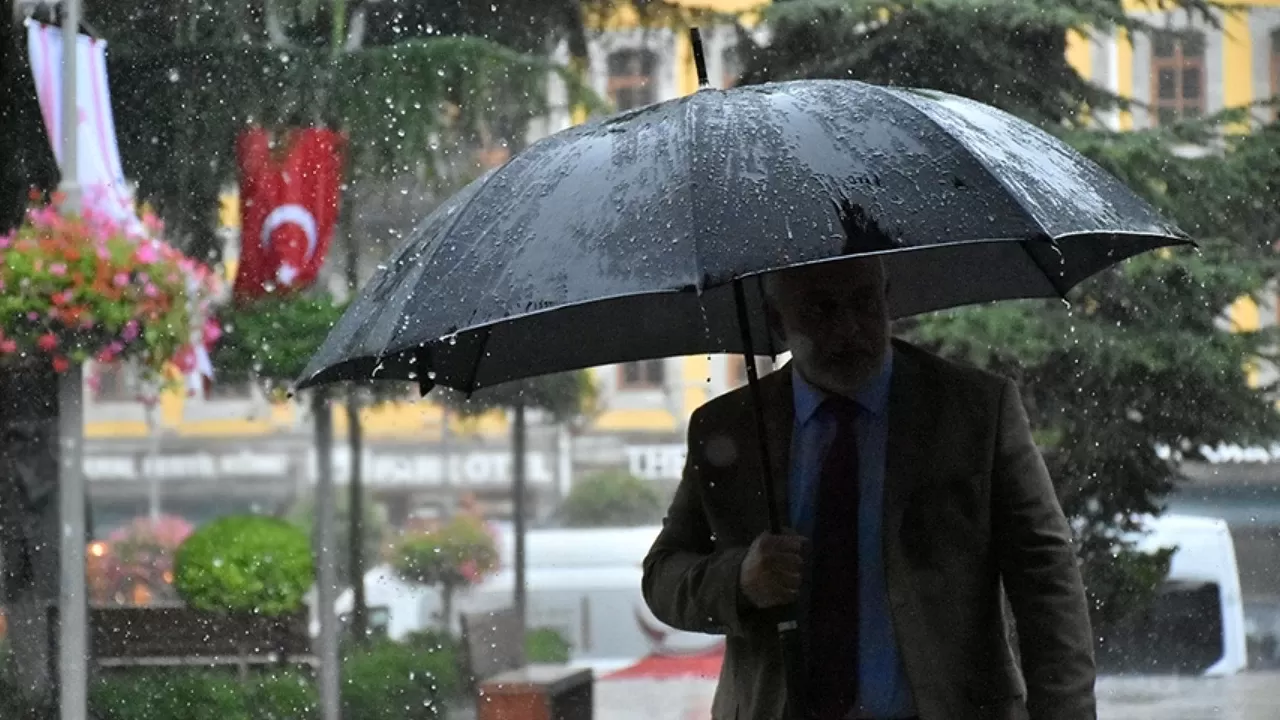 Meteoroloji'den 4 kente uyarı: Gök gürültülü sağanak geliyor