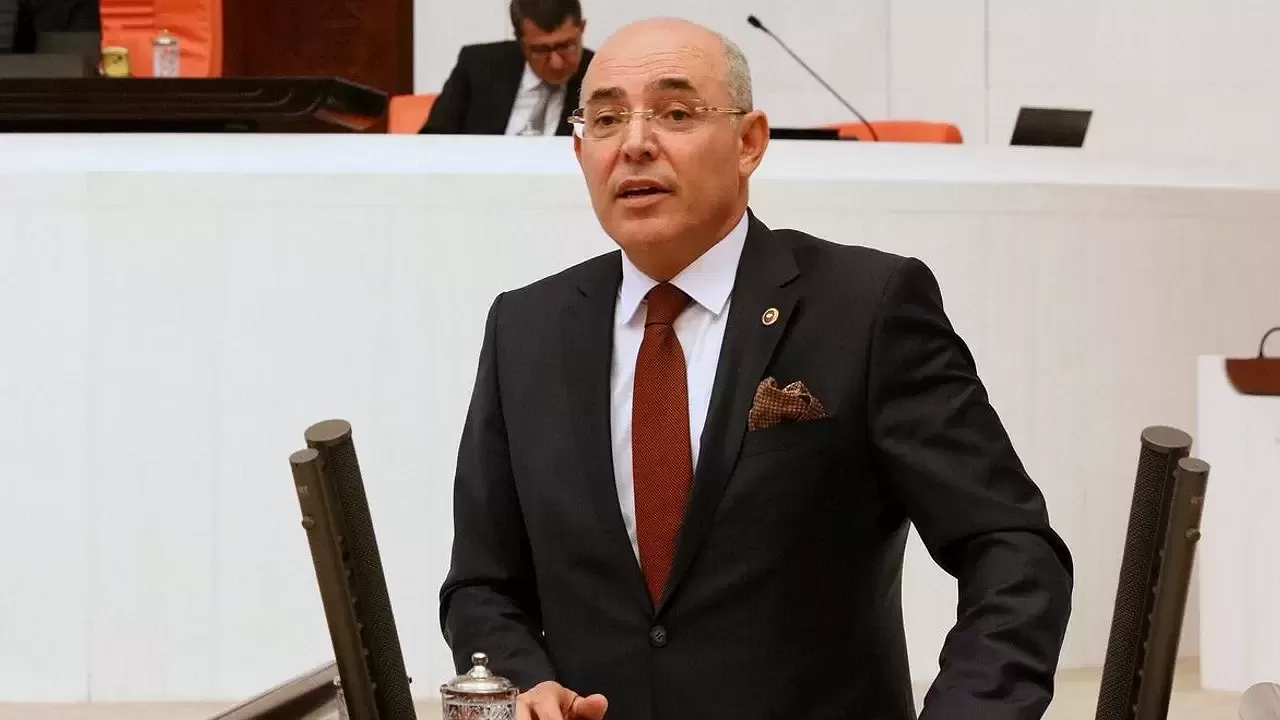 MHP'li Karakaya’dan CHP’ye tepki: ‘Paris'teki sefanın izahı mümkün değil’