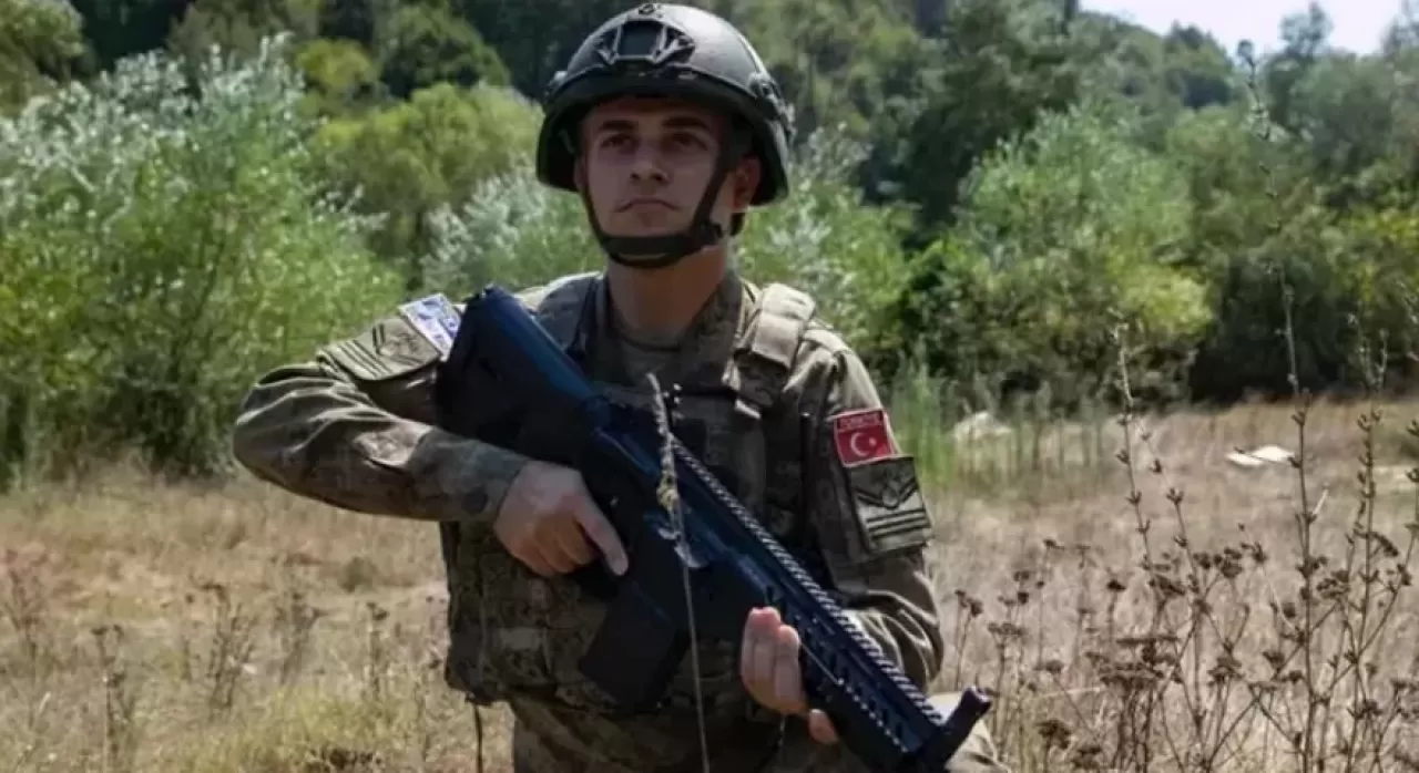 Türk askeri 22 yıldır görev yapıyor! KFOR, fotoğrafları paylaştı