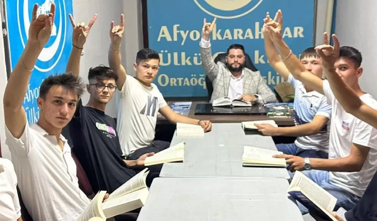 Ülkü Ocakları Türkiye genelinde gençlik kampları düzenliyor