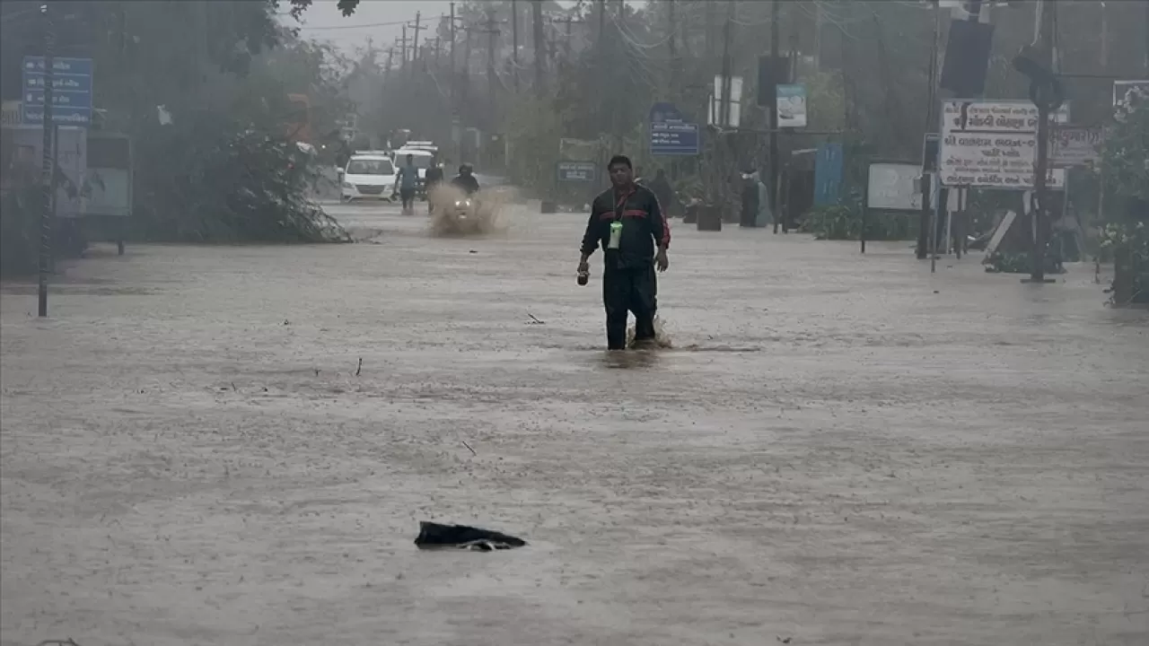 Pakistan'ın kuzeyinde sel felaketi: Son 48 saatte 35 ölü