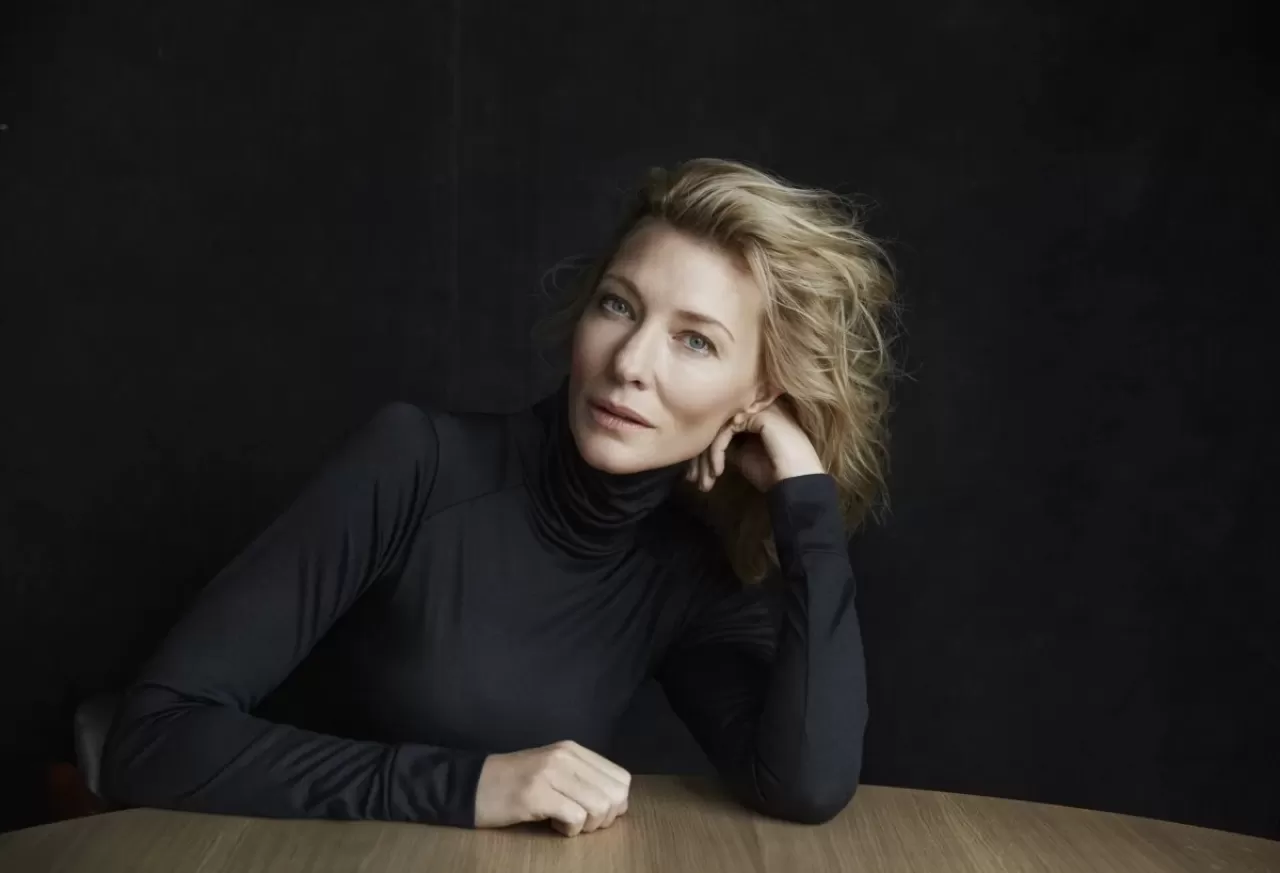 Cate Blanchett'in tarzı şaşırttı! Bluzunda 102 tane kaşık taşıdı