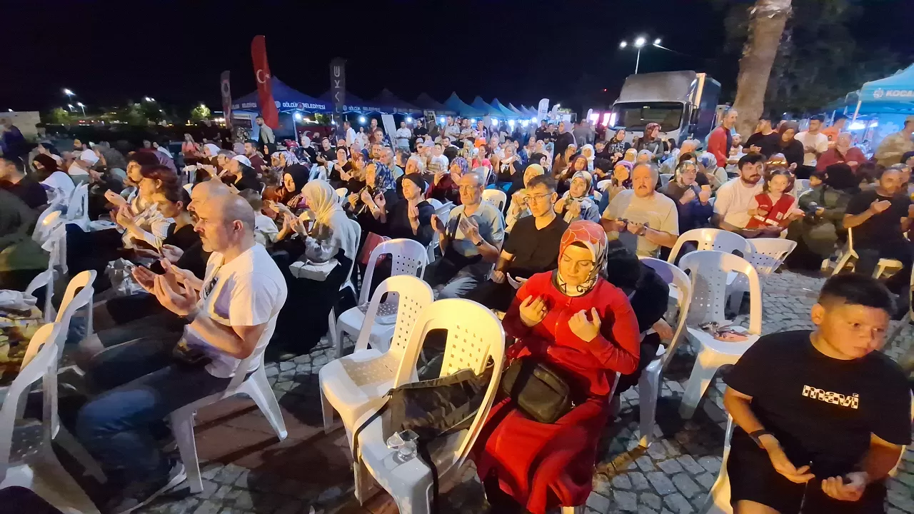 17 Ağustos depreminin 25'inci yılında Gölcük'te anma töreni düzenlendi