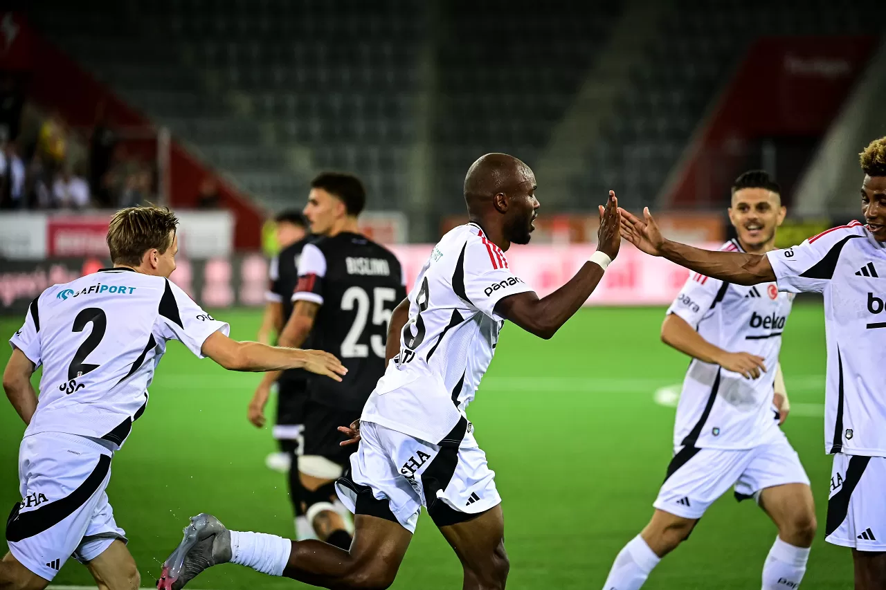 Beşiktaş üstünlük sağlayamadı! Gol düellosunda beraberlik!