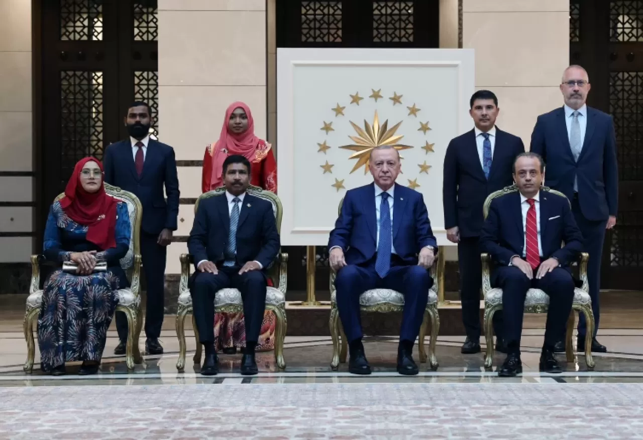 Büyükelçilerden Cumhurbaşkanı Erdoğan'a güven mektubu