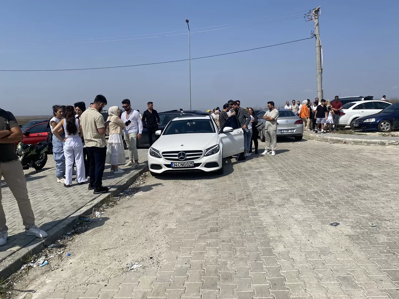 Engin Polat'ın tahliyesi sırasında cezaevi önünde lüks araç şovu