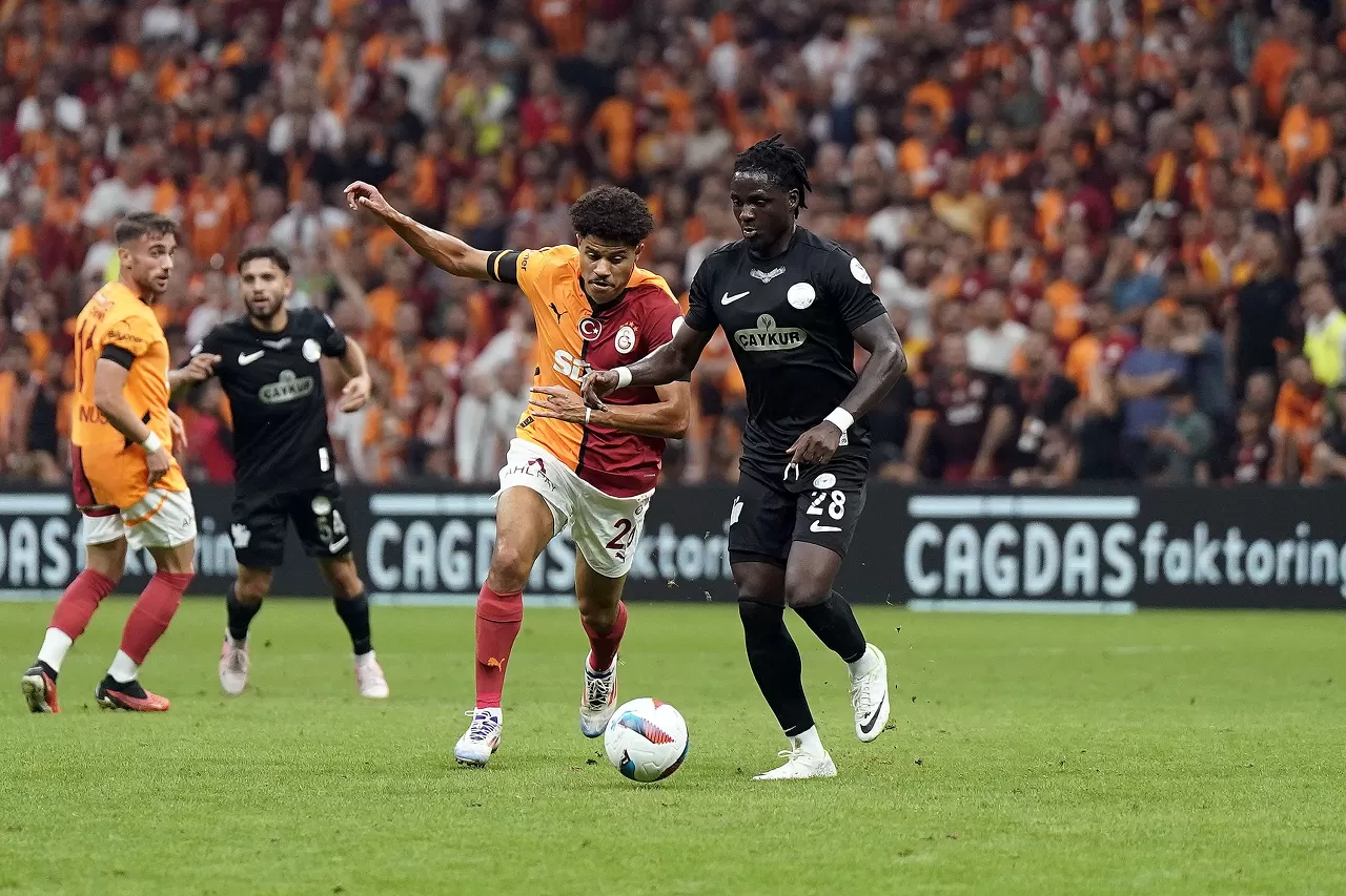 Galatasaray, Çaykur Rizespor'u farklı geçti