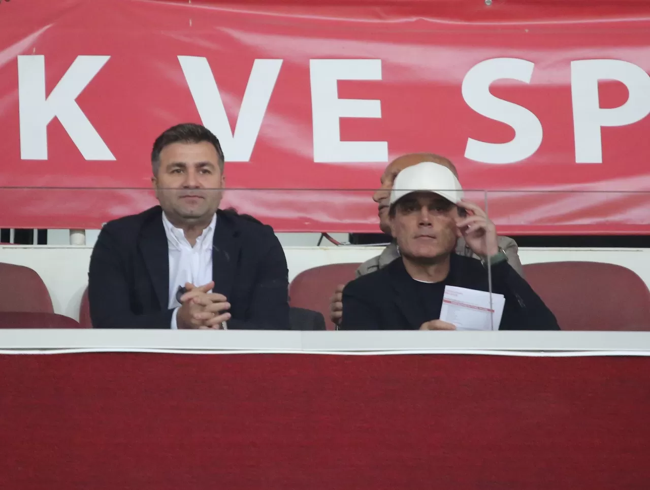 Vincenzo Montella, Sivasspor-Başakşehir maçını tribünden takip etti