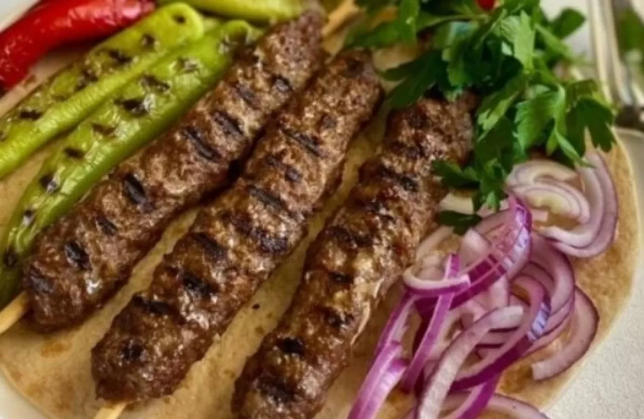 MasterChef Adana kebabı tarifi ortalığı karıştırdı! Somer Şef'in limon tavsiyesi olay oldu