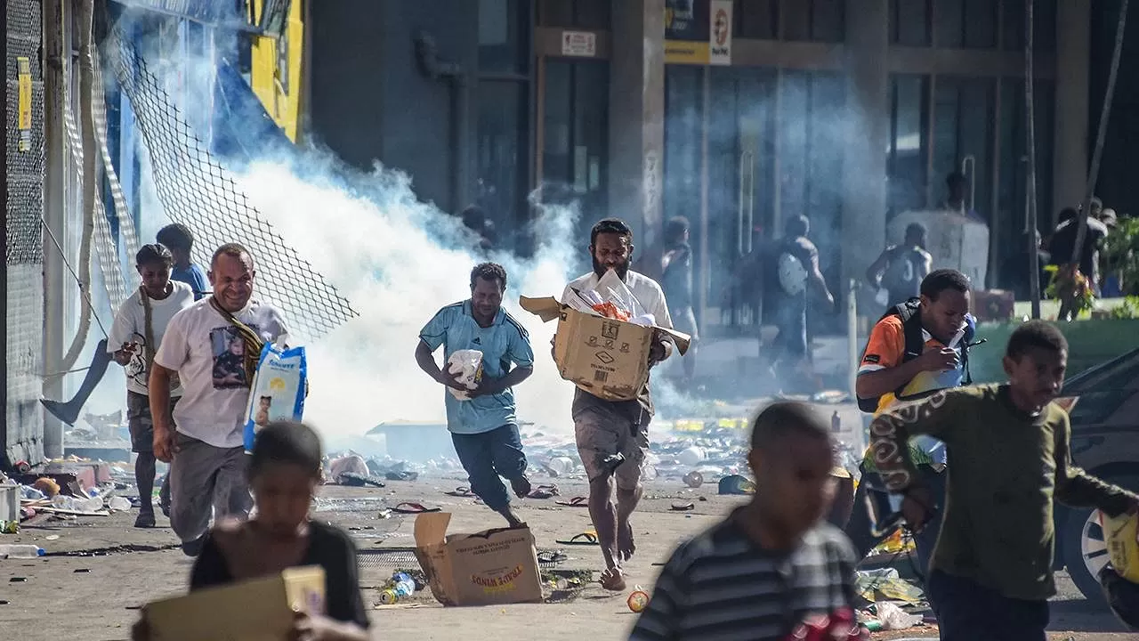 Papua Yeni Gine'de 6,3 büyüklüğündeki deprem korkuttu