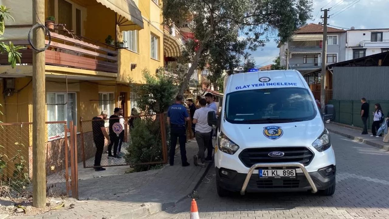 Kocaeli’de cinayet şüphesi: Kardeşini ölü bulan abiye gözaltı