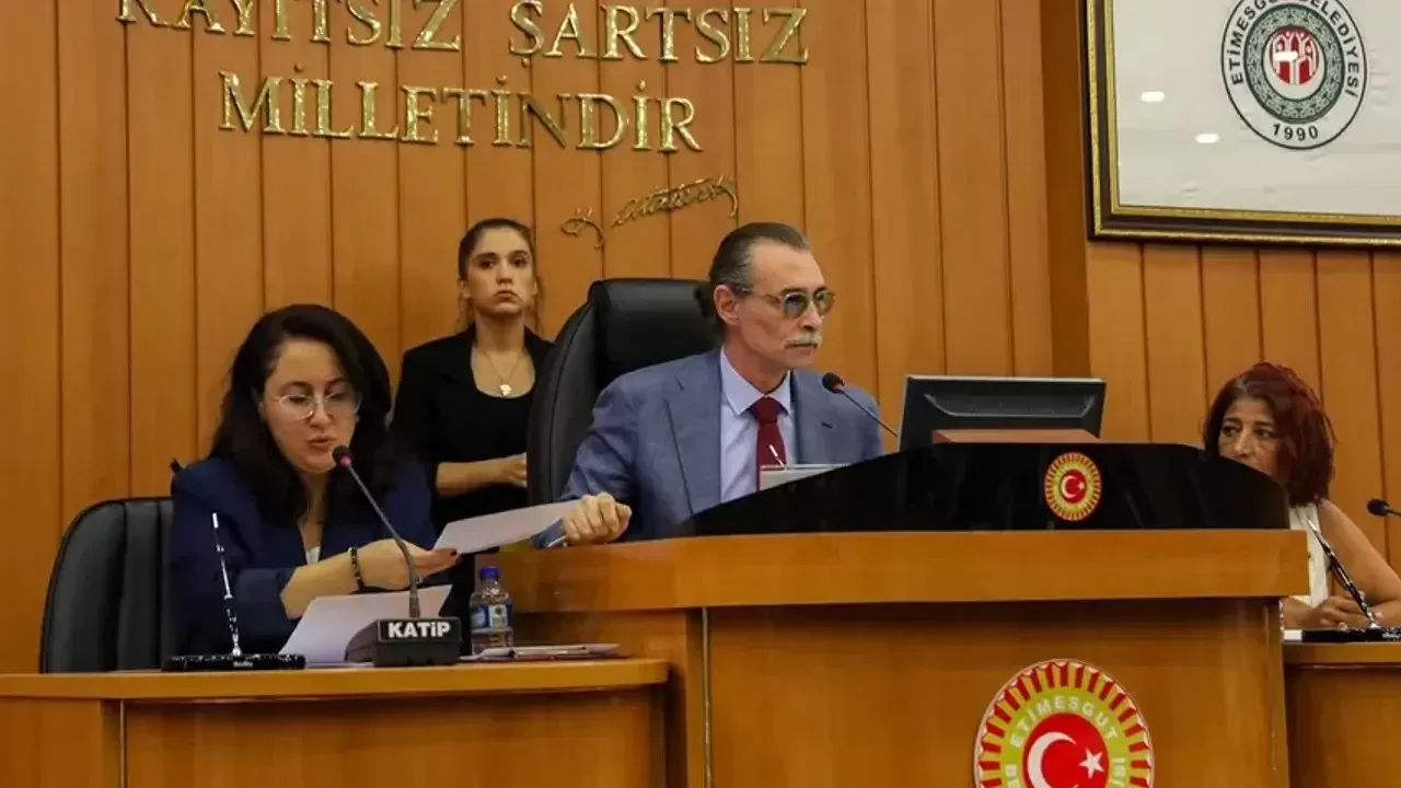 CHP'li Beşikçioğlu’ndan biri rol arkadaşına 5 skandal atama