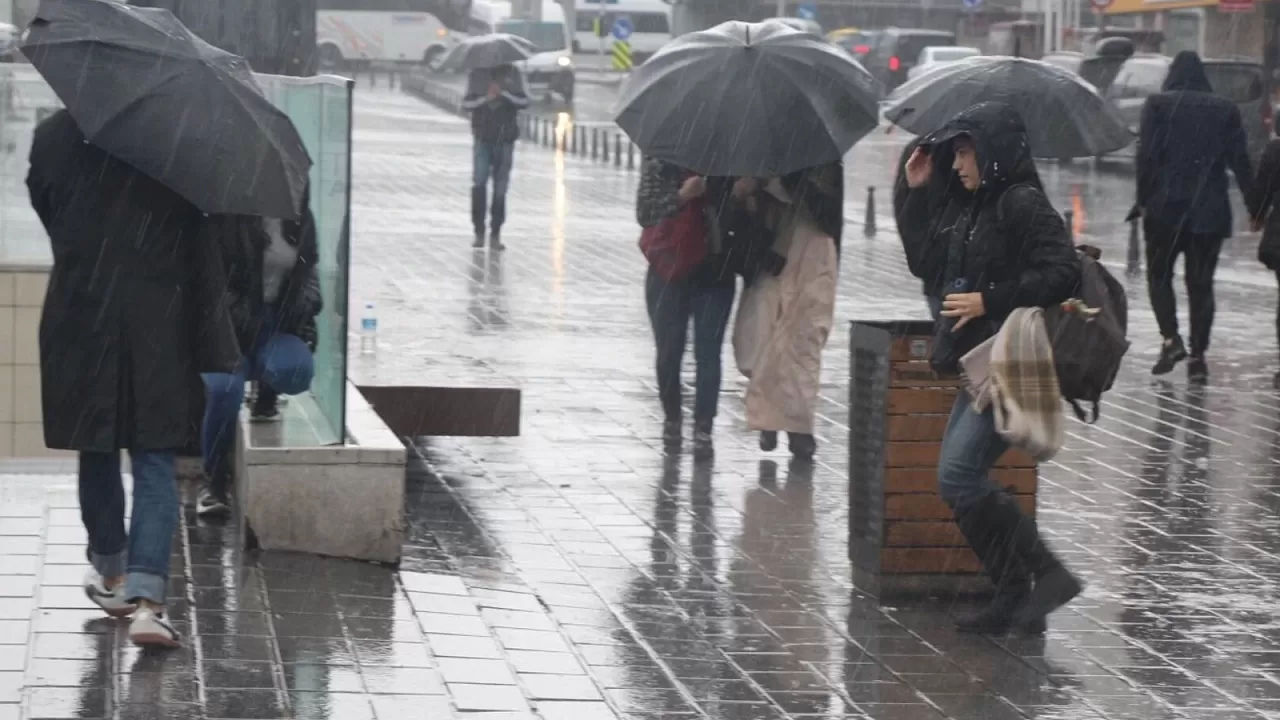 AKOM uyardı: İstanbul için kuvvetli sağanak bekleniyor