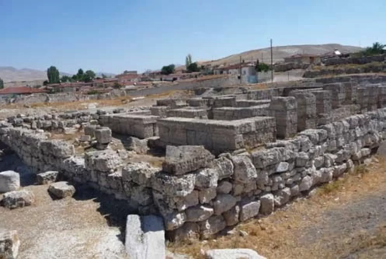 Pessinus Antik Kenti'nde kazı çalışmaları 13 yıl aradan sonra yeniden başladı