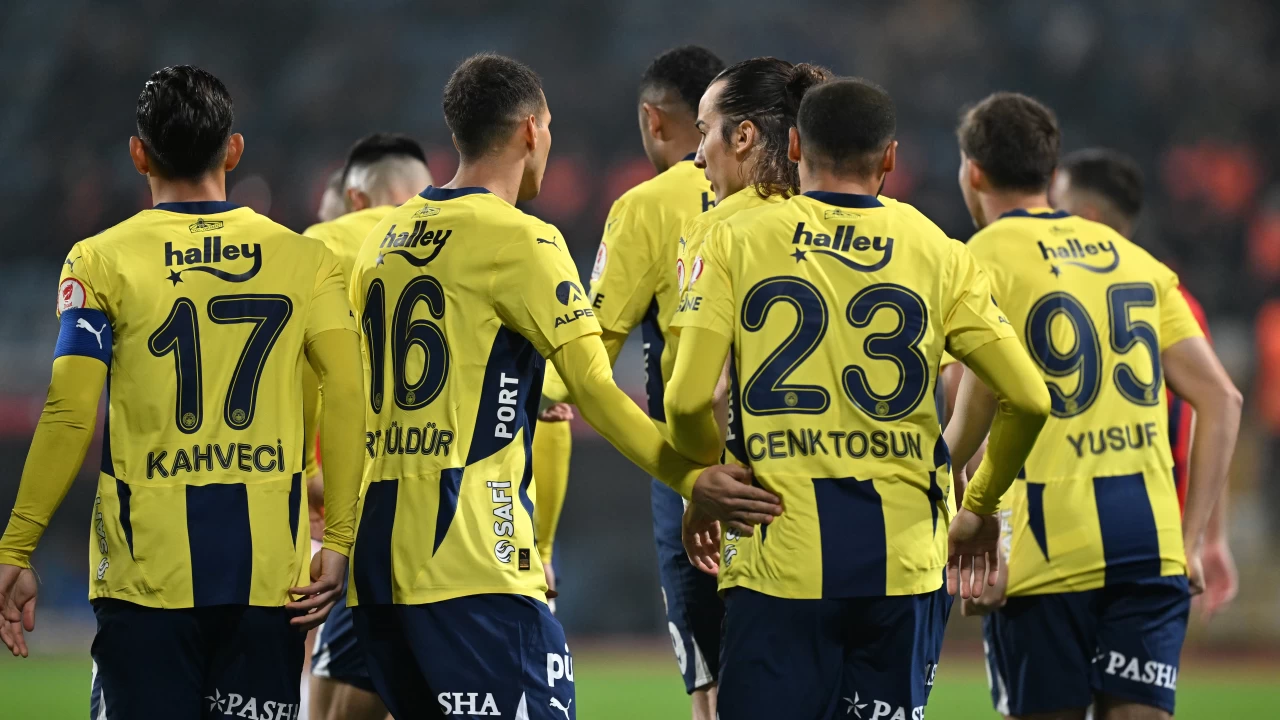 Türkiye Kupası'nda Fenerbahçe, Kasımpaşa deplasmanında ilk yarıda bulduğu gollerle kazandı | MS Kasımpaşa 0 Fenerbahçe 3 maç özeti