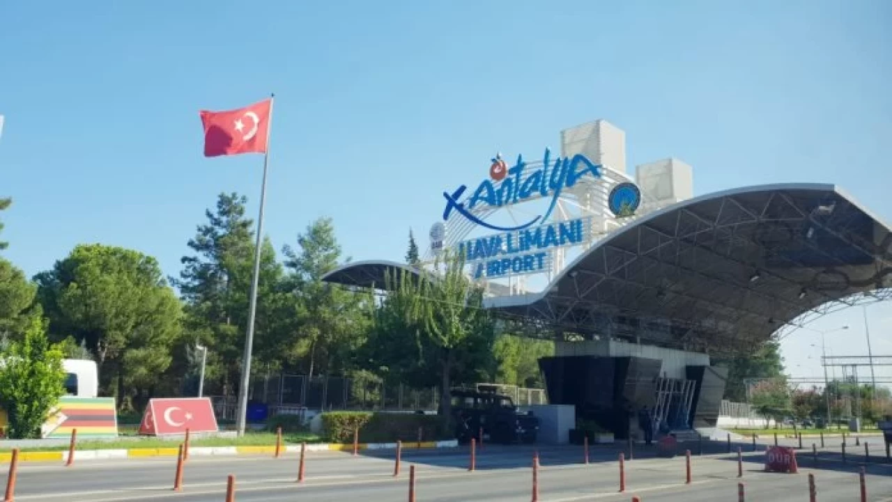 Antalya Havalimanı'nda yolcu trafiği 40 milyona yaklaştı