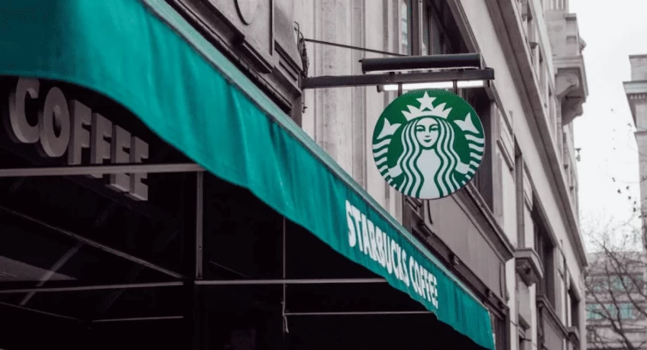 Starbucks'ın küresel satışları son çeyrekte yüzde 4 daha düştü