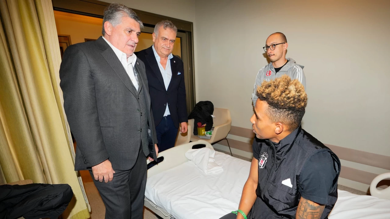 Beşiktaş Başkanı Serdal Adalı’dan Bodrum FK maçı sırasında hastaneye kaldırılan Gedson Fernandes’e geçmiş olsun ziyareti