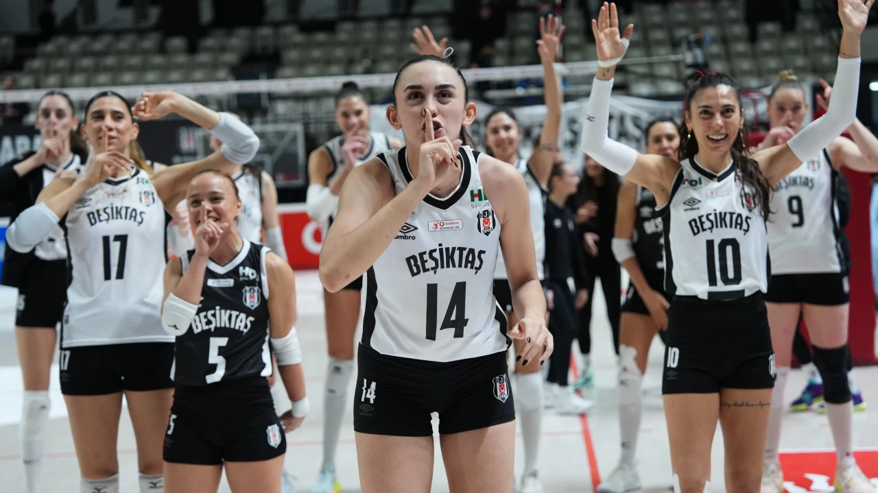 Beşiktaş Kadın Voleybol Takımı, Sultanlar Ligi'nde Sarıyer'i set vermeden geçti