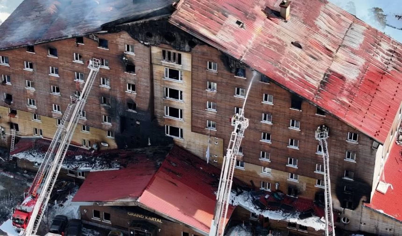 Bolu'daki yangın faciasında  Grand Kartal Otel sahibi ve genel müdürü tutuklandı