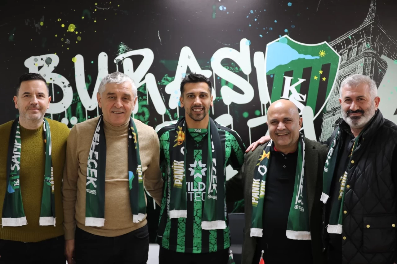 Kocaelispor, orta saha oyuncusu Samet Yalçın'ı kadrosuna kattı