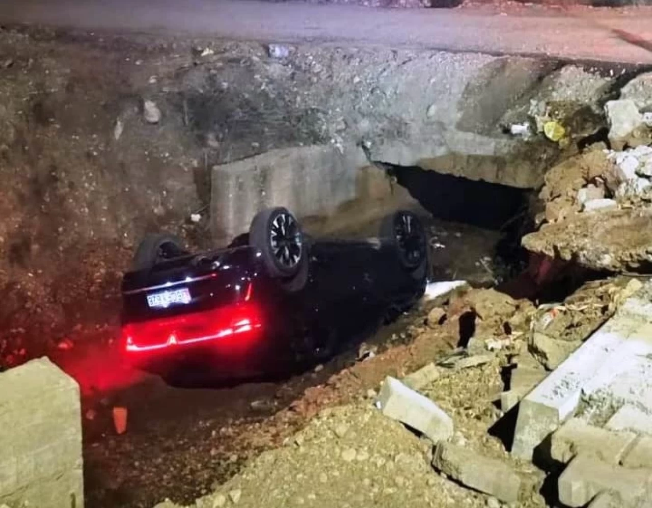 Batman'da su kanalına uçan otomobilde sürücü yaralandı