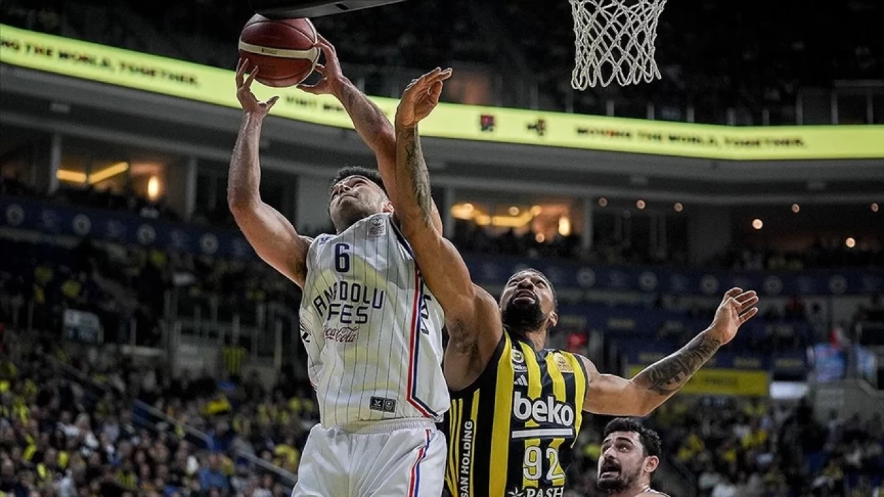 EuroLeague'de Türk derbisi: Fenerbahçe'nin konuğu Anadolu Efes