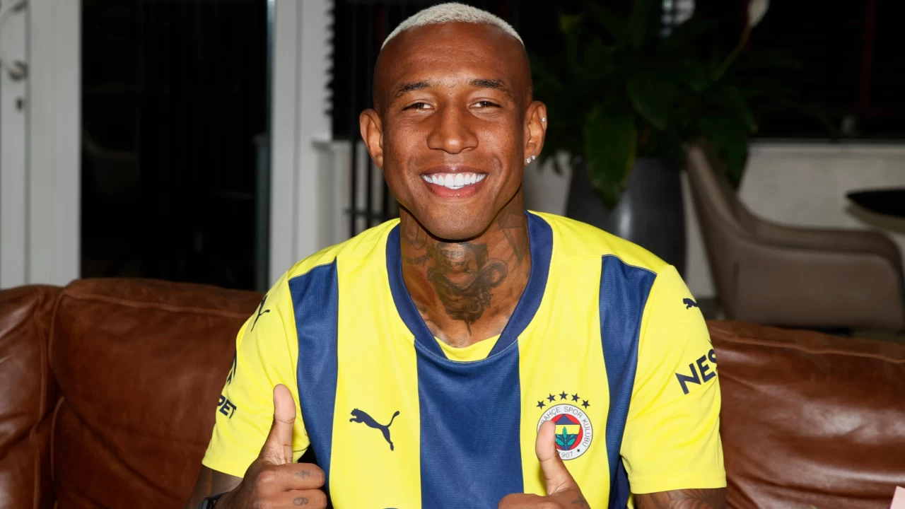 Anderson Talisca Fenerbahçe formasını giydi, taraftarlara söz verdi | Talisca transferinde detaylar