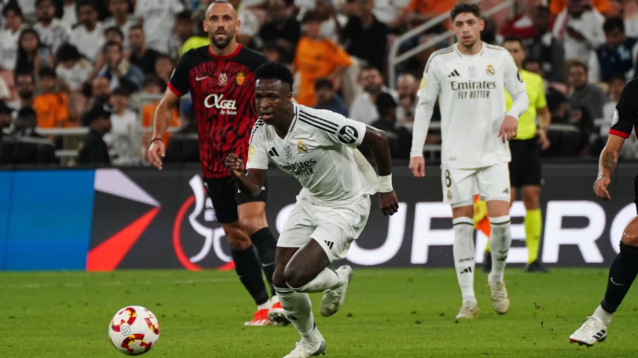 Real Madrid Mallorca'yı ikinci yarıda bulduğu gollerle devirdi, İspanya Süper Kupa finalinde Barcelona'nın rakibi oldu!