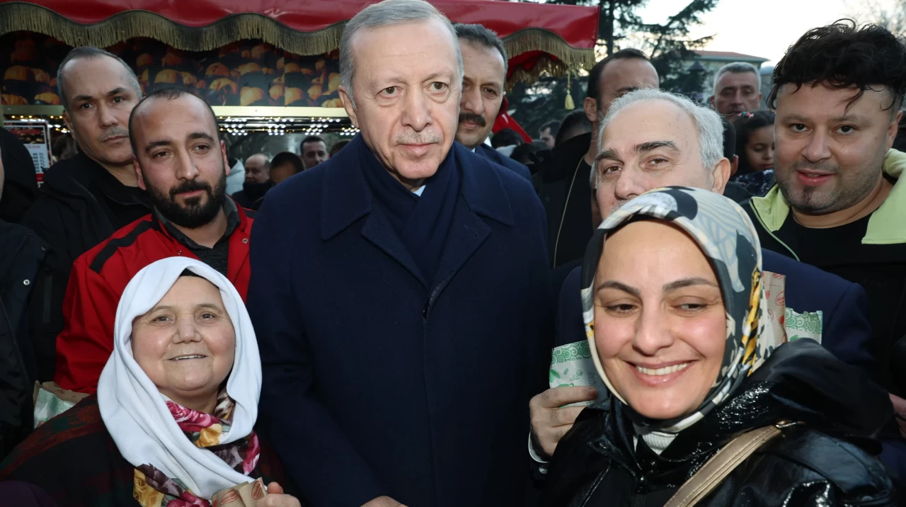 Cumhurbaşkanı Erdoğan vatandaşların Regaip Kandilini kutladı