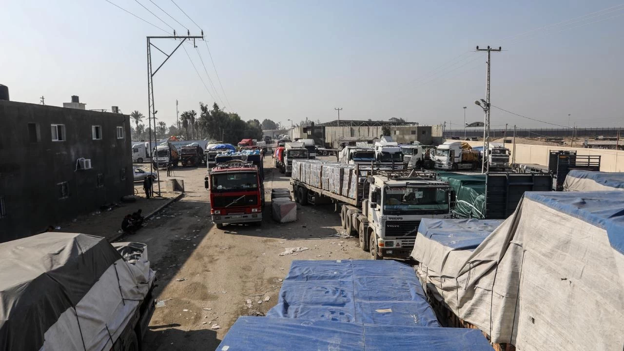 BM'nin 4 bin tır insani yardımı, Gazze'ye girmek için bekliyor