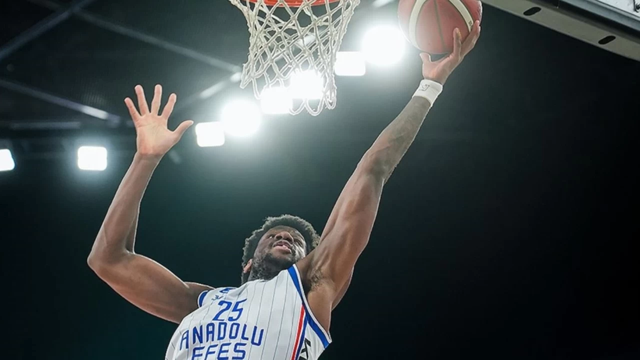 Anadolu Efes, Paris Basketbol'a konuk olacak